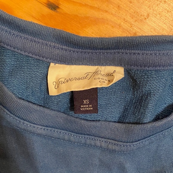 Universal Thread Indigo Top - Picture 2 of 2